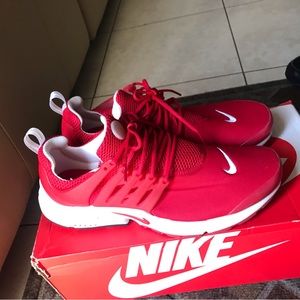 Red and white Nike air presto